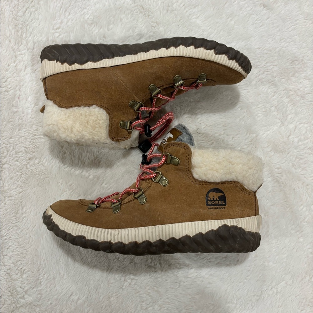Sorel Out N About Conquest Plus Brown Suede Ankle Boots